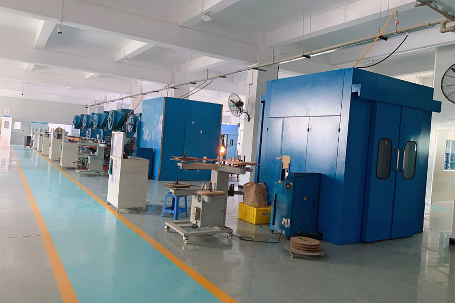 Enclosed Stamping Department for sound control Photo